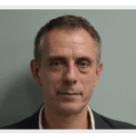 Lire la suite à propos de l’article Les bloqueurs de puberté sont-ils des pains au chocolat? Anatomie d’une controverse par J.-C. Coffin le 10 mars 2026 à 20h.